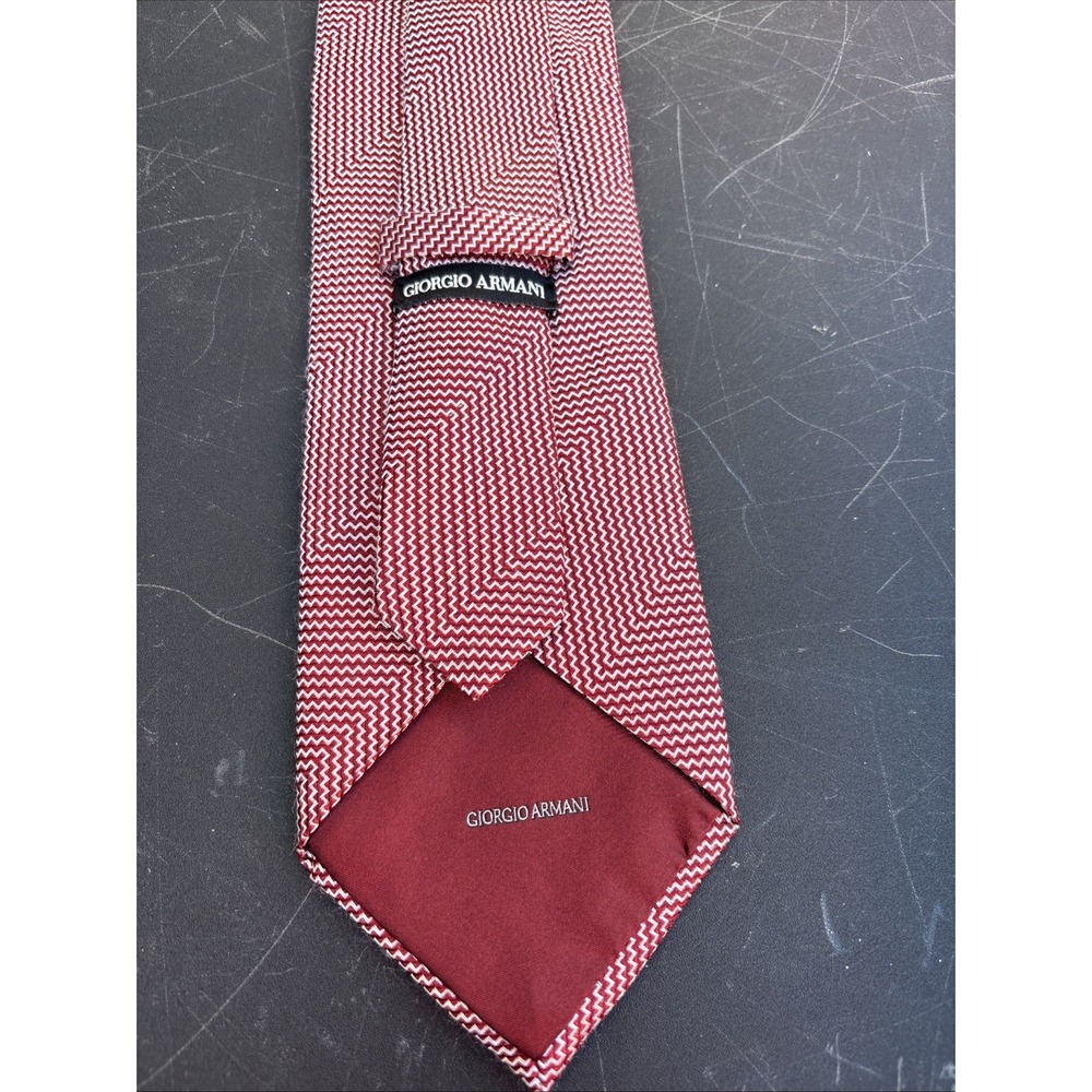 Vintage Giorgio Armani Necktie 100% Silk Made In ITALY 58"L 4."W